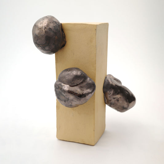 Architektonische Form Turm mit organischen Ausstülpungen